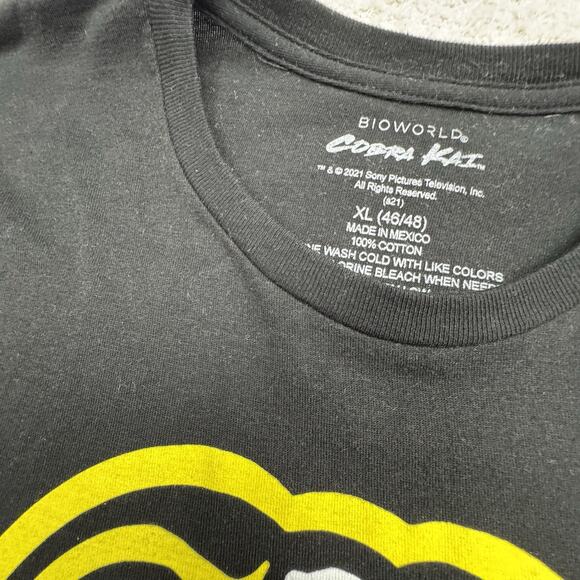 Cobra Kai Bioworld XL Mens Short Sleeve T-Shirt Sony Pictures Karate Kid Snake - Picture 6 of 12